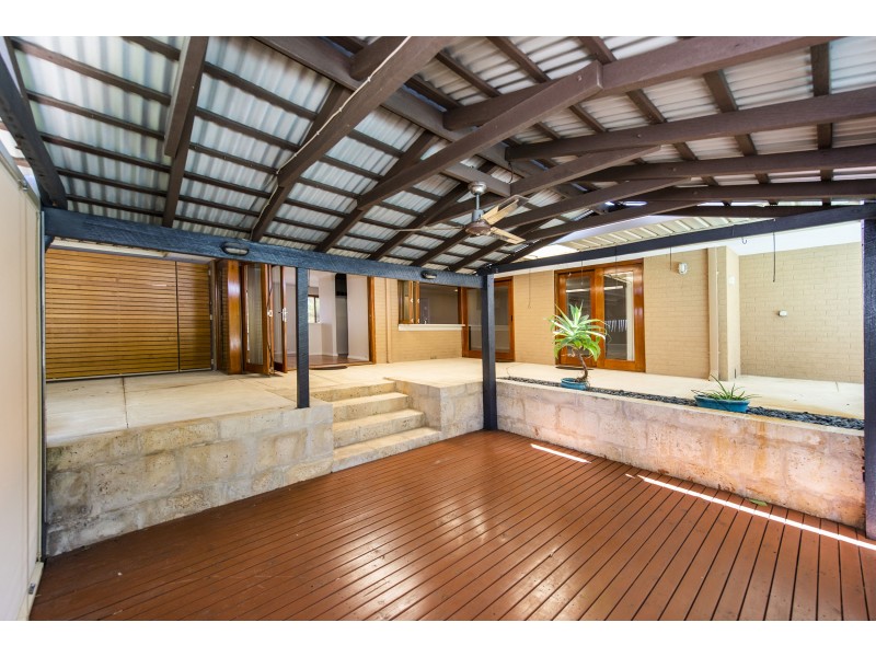 4 Bruce Court, Leeming WA 6149