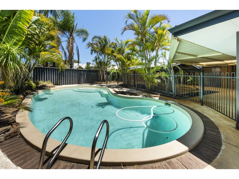 4 Bruce Court, Leeming WA 6149