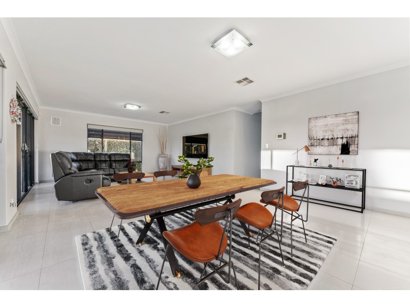 18 Susan Road, Madeley WA 6065