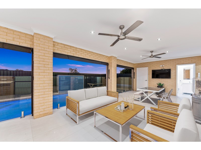 18 Susan Road, Madeley WA 6065