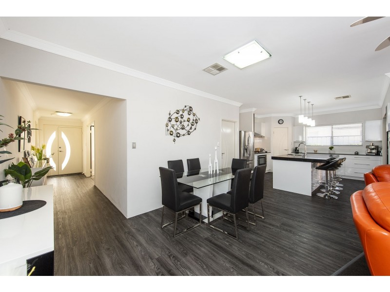 21 St Pierre Loop, Meadow Springs WA 6210