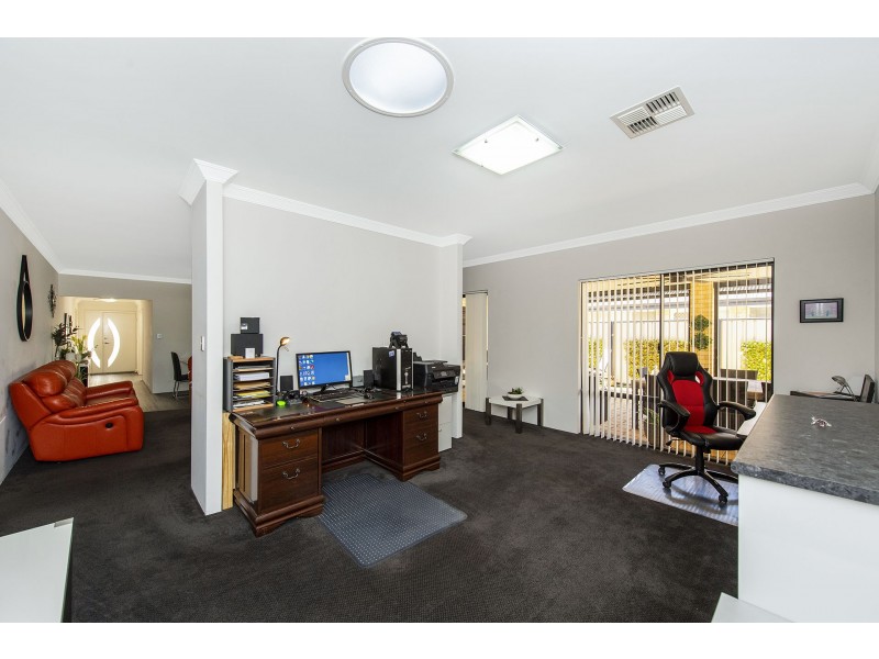 21 St Pierre Loop, Meadow Springs WA 6210