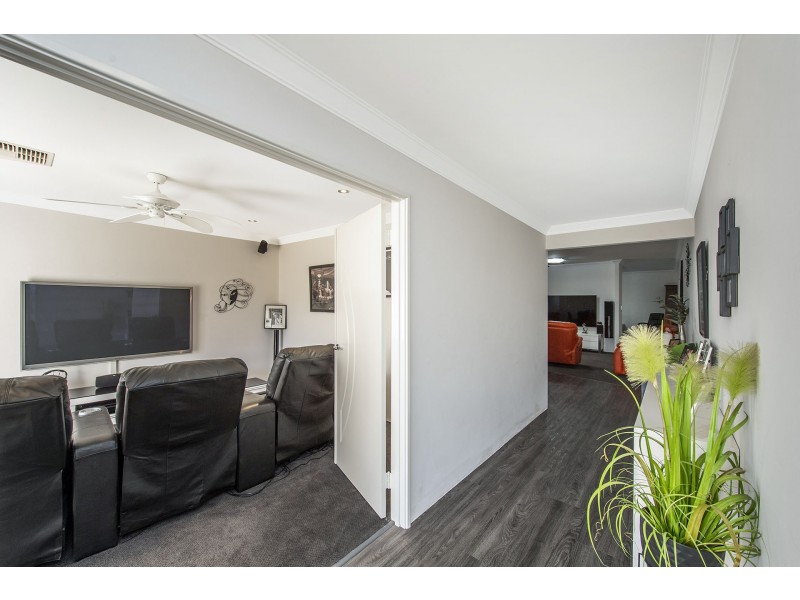 21 St Pierre Loop, Meadow Springs WA 6210