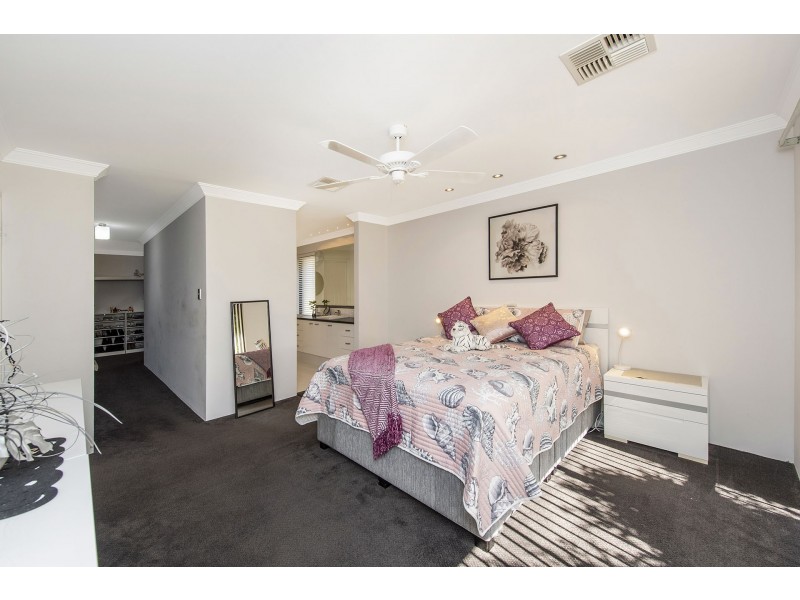 21 St Pierre Loop, Meadow Springs WA 6210