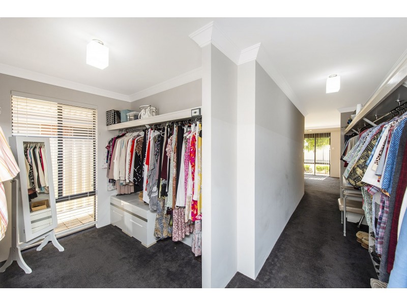 21 St Pierre Loop, Meadow Springs WA 6210