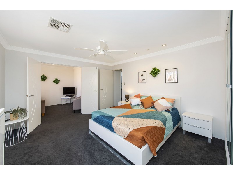 21 St Pierre Loop, Meadow Springs WA 6210