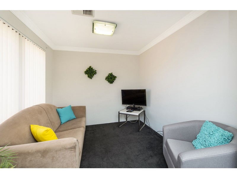 21 St Pierre Loop, Meadow Springs WA 6210