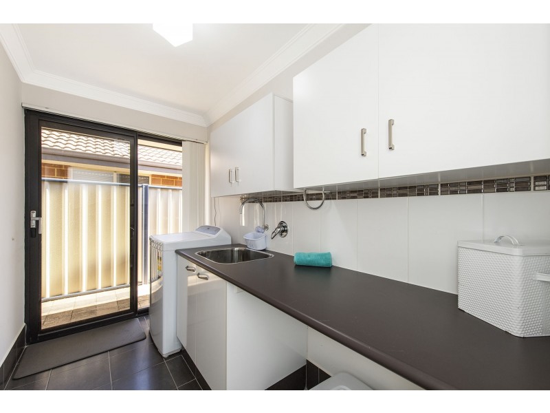 21 St Pierre Loop, Meadow Springs WA 6210