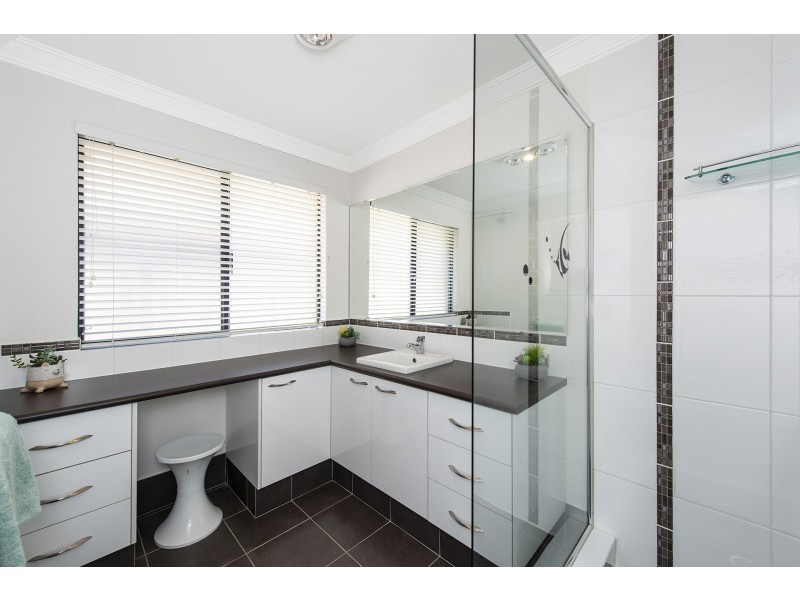 21 St Pierre Loop, Meadow Springs WA 6210