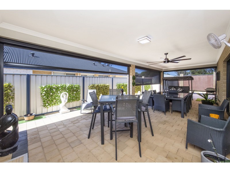 21 St Pierre Loop, Meadow Springs WA 6210