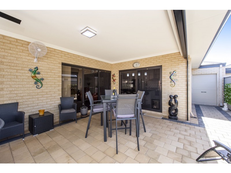 21 St Pierre Loop, Meadow Springs WA 6210