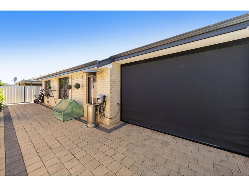 21 St Pierre Loop, Meadow Springs WA 6210