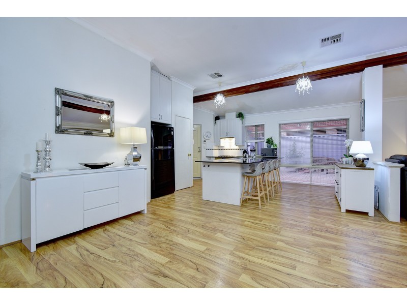 20 Ollera Meander, Carramar WA 6031