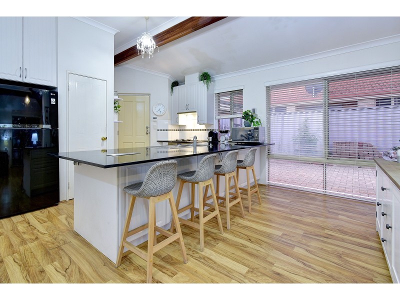 20 Ollera Meander, Carramar WA 6031