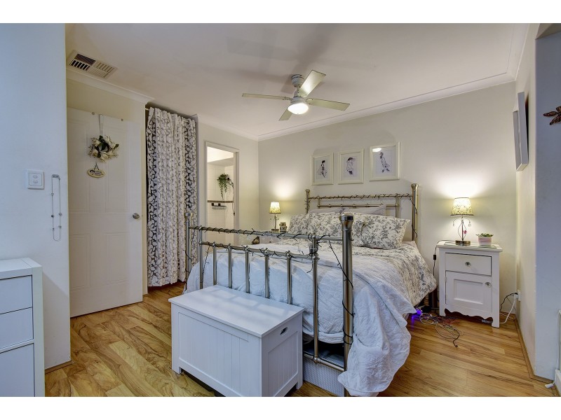 20 Ollera Meander, Carramar WA 6031