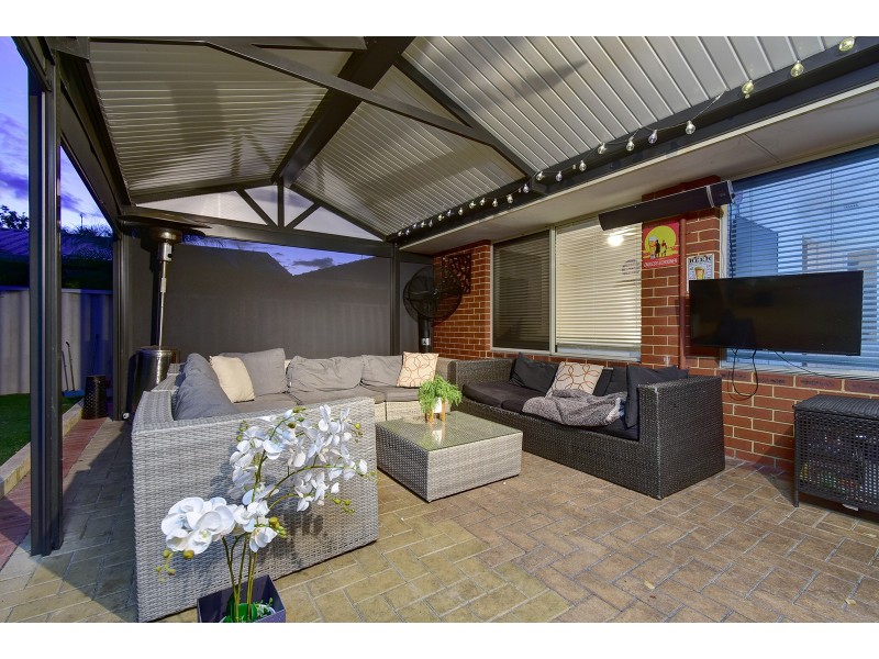 20 Ollera Meander, Carramar WA 6031