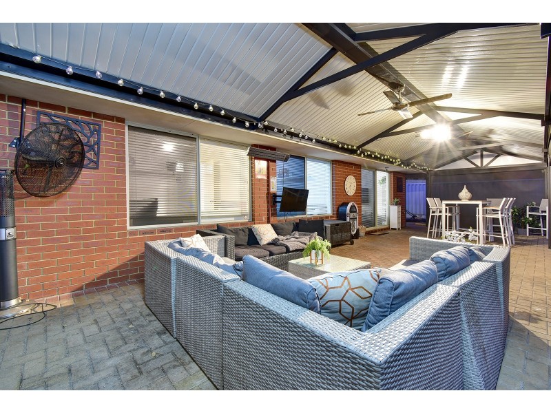 20 Ollera Meander, Carramar WA 6031