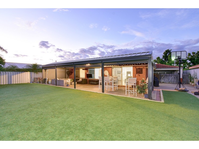 20 Ollera Meander, Carramar WA 6031