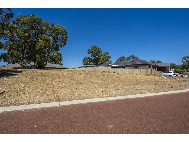 18 Nullewa Parkway, Lakelands WA 6180