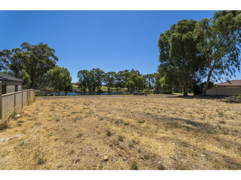 18 Nullewa Parkway, Lakelands WA 6180