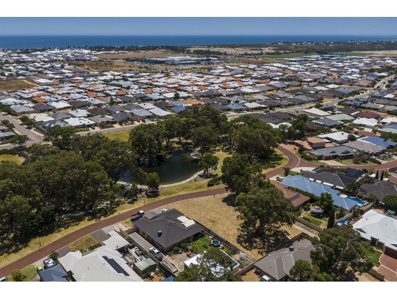 18 Nullewa Parkway, Lakelands WA 6180
