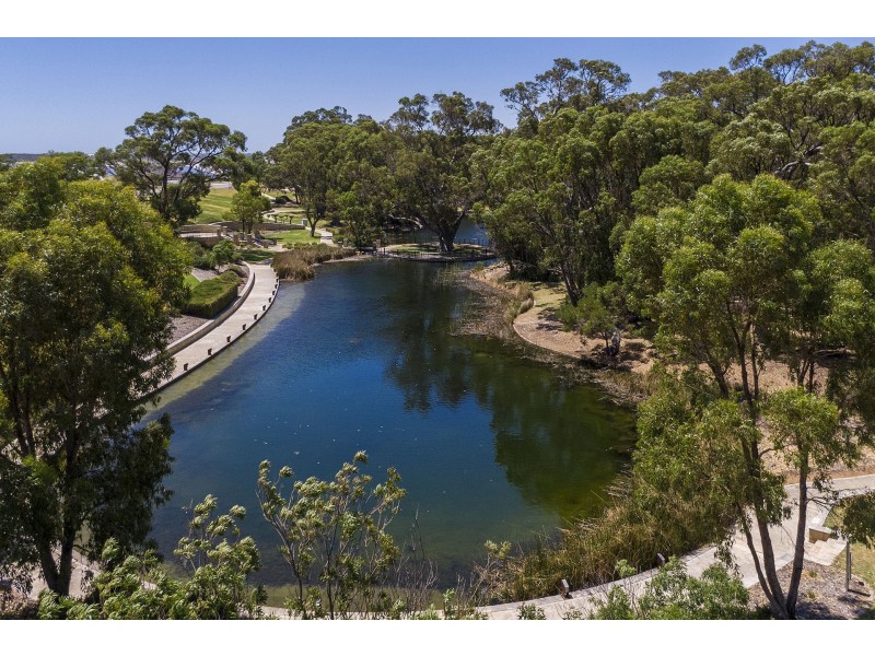 18 Nullewa Parkway, Lakelands WA 6180