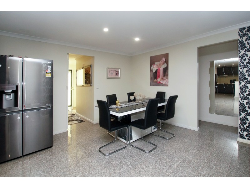 9 Russon Court, Alexander Heights WA 6064