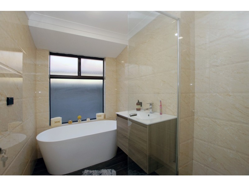 9 Russon Court, Alexander Heights WA 6064