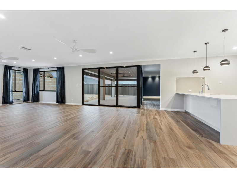 3 Lambrook Way, Landsdale WA 6065