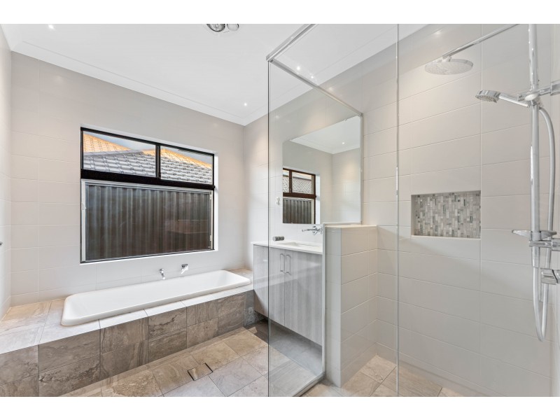 3 Lambrook Way, Landsdale WA 6065