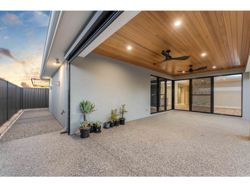 3 Lambrook Way, Landsdale WA 6065