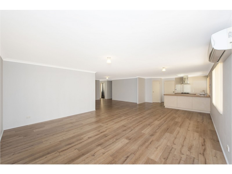 321 Oakmont Avenue, Meadow Springs WA 6210