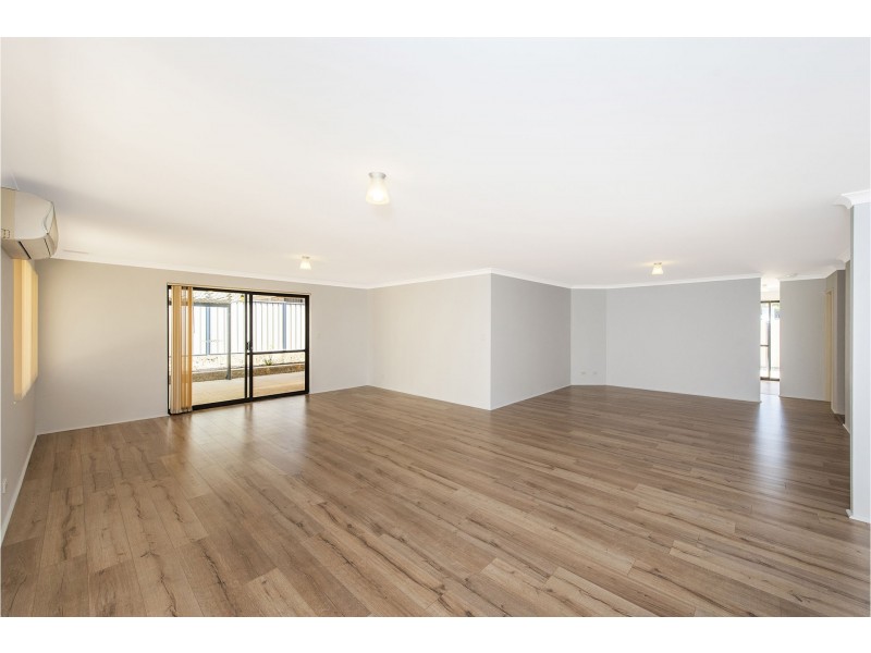 321 Oakmont Avenue, Meadow Springs WA 6210