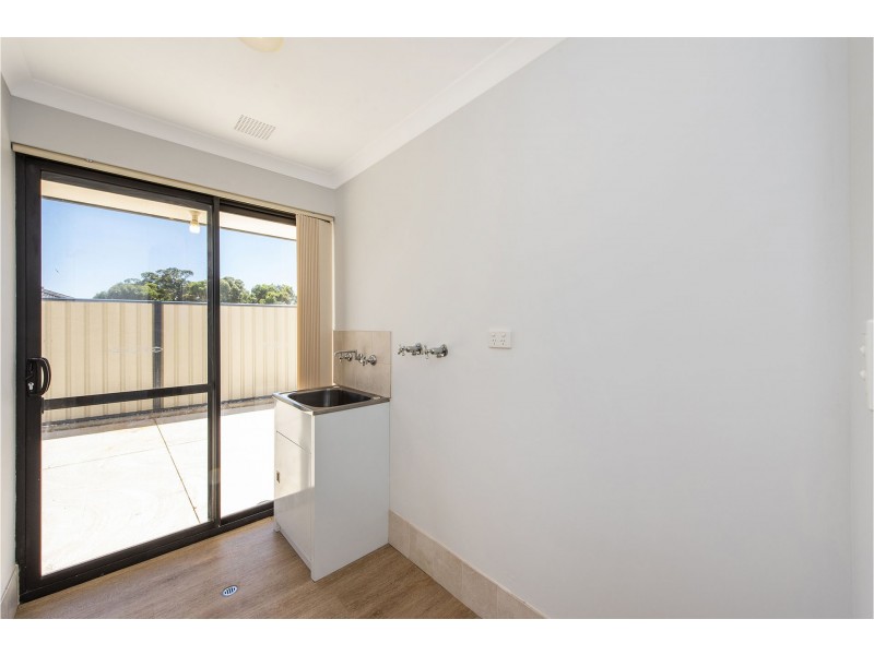 321 Oakmont Avenue, Meadow Springs WA 6210