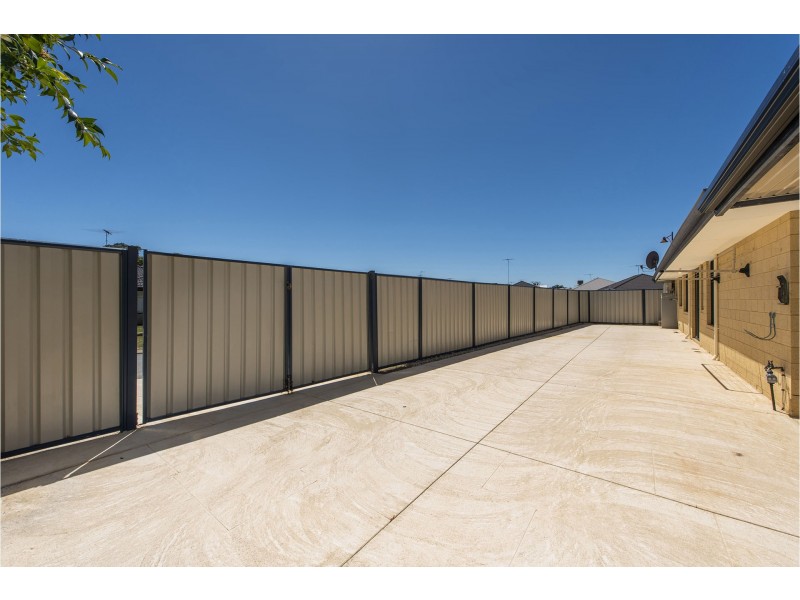 321 Oakmont Avenue, Meadow Springs WA 6210