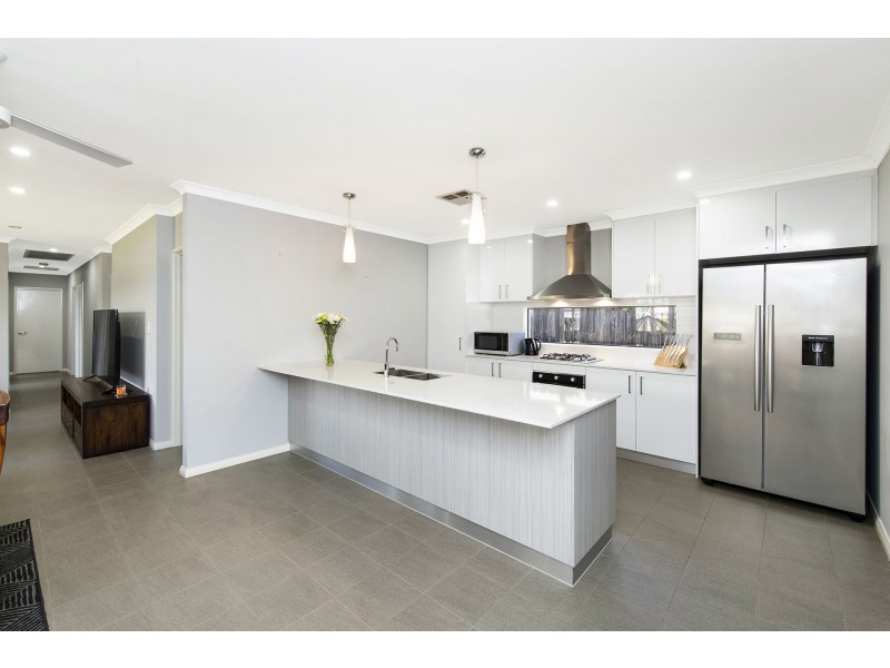 91 Hudson Drive, Dudley Park WA 6210