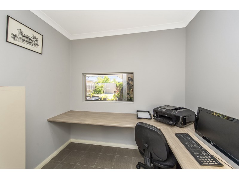 91 Hudson Drive, Dudley Park WA 6210