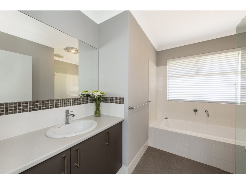 91 Hudson Drive, Dudley Park WA 6210