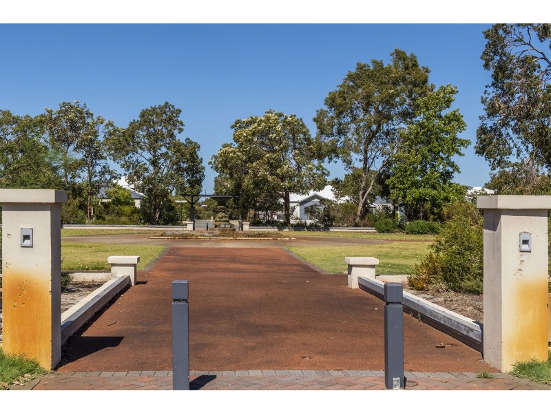 91 Hudson Drive, Dudley Park WA 6210