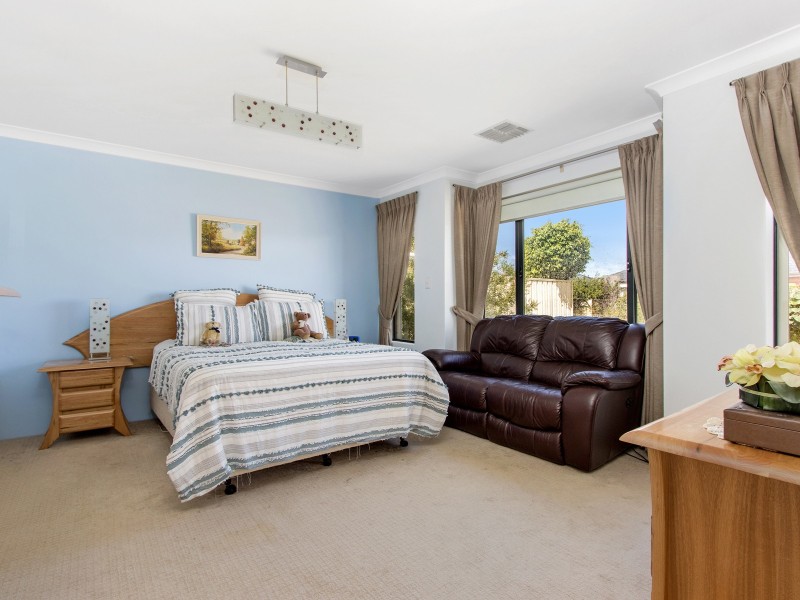 13 Stradbroke Road, Secret Harbour WA 6173