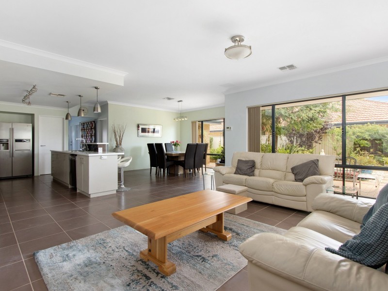 13 Stradbroke Road, Secret Harbour WA 6173