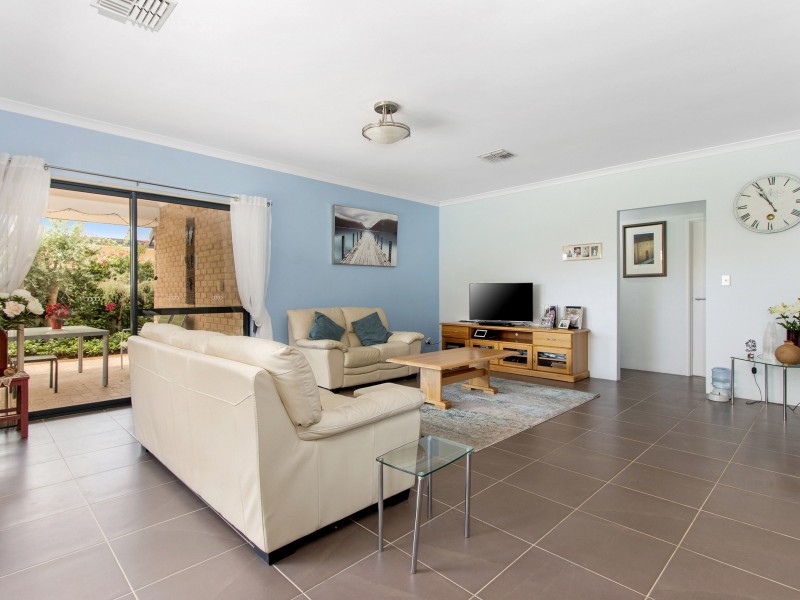 13 Stradbroke Road, Secret Harbour WA 6173