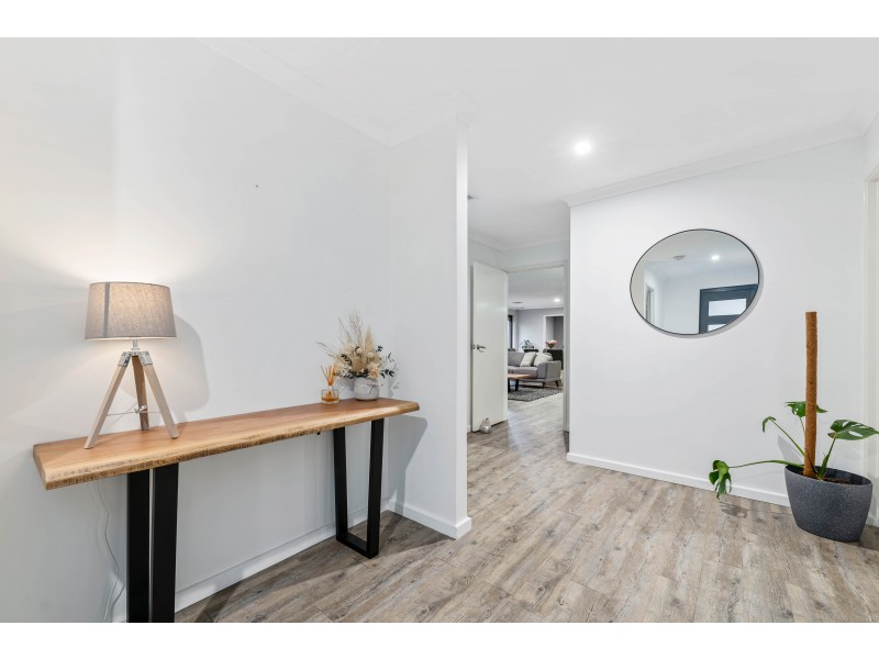 107 Boomerang Loop, Banksia Grove WA 6031