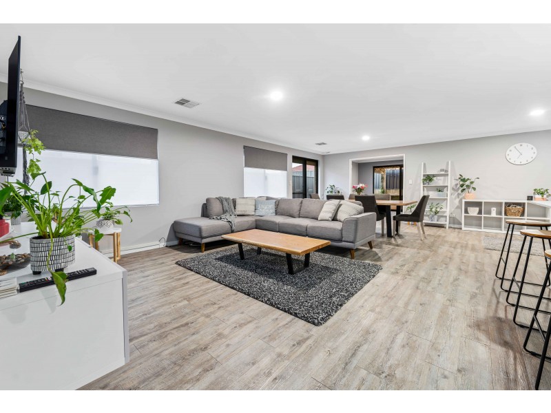 107 Boomerang Loop, Banksia Grove WA 6031