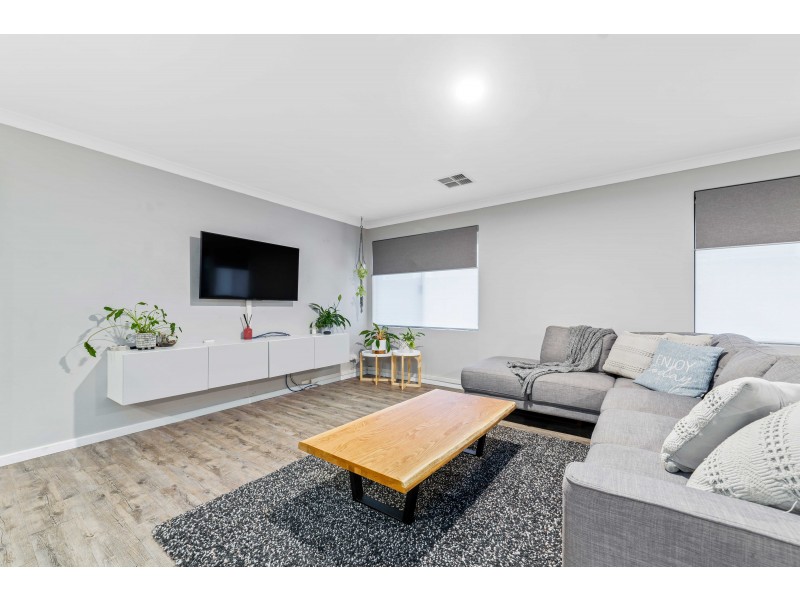 107 Boomerang Loop, Banksia Grove WA 6031