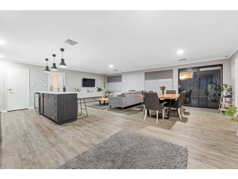 107 Boomerang Loop, Banksia Grove WA 6031