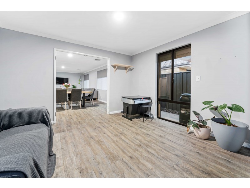 107 Boomerang Loop, Banksia Grove WA 6031