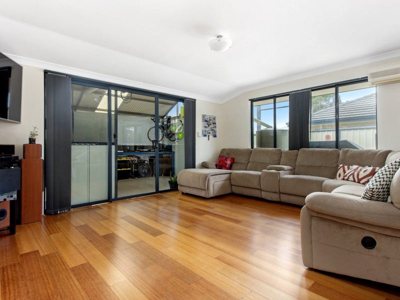 7 Araluen Crescent, Bertram WA 6167