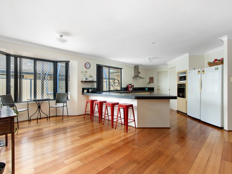 7 Araluen Crescent, Bertram WA 6167