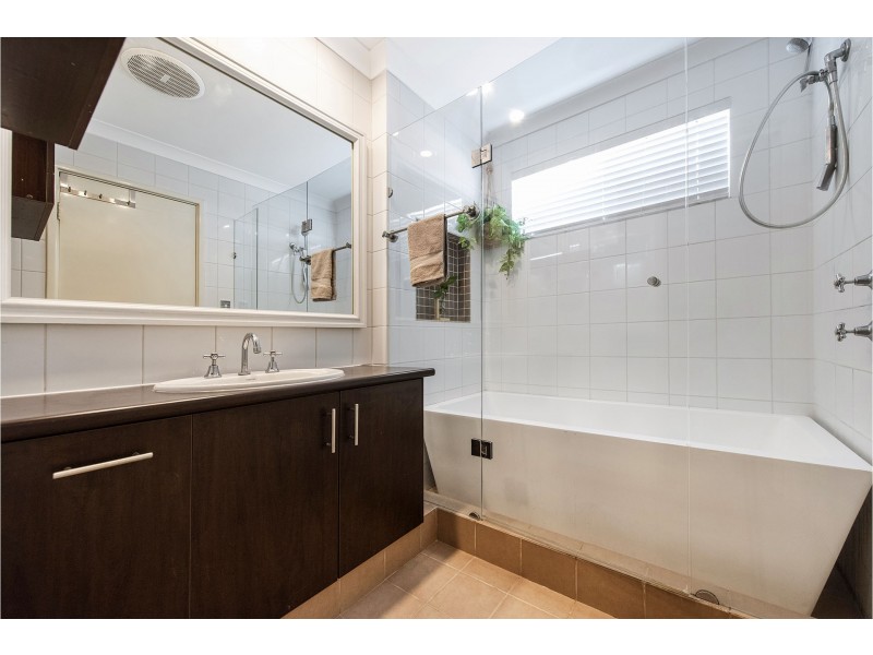 16 Arrowsmith Avenue, Ellenbrook WA 6069